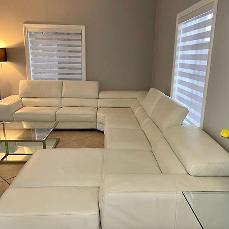 Big Beautiful House With Heated Pool Miami Exterior photo