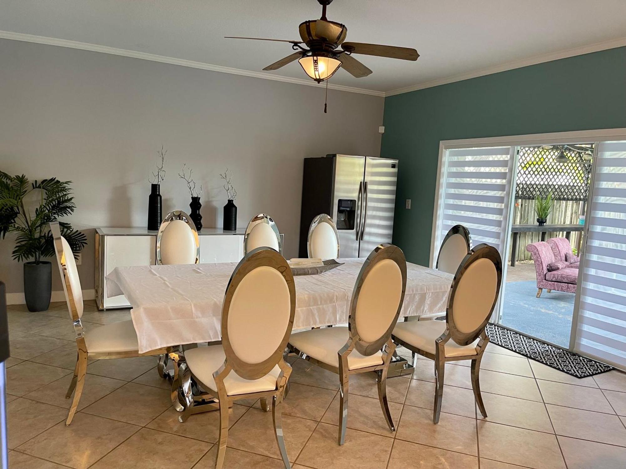 Big Beautiful House With Heated Pool Miami Exterior photo