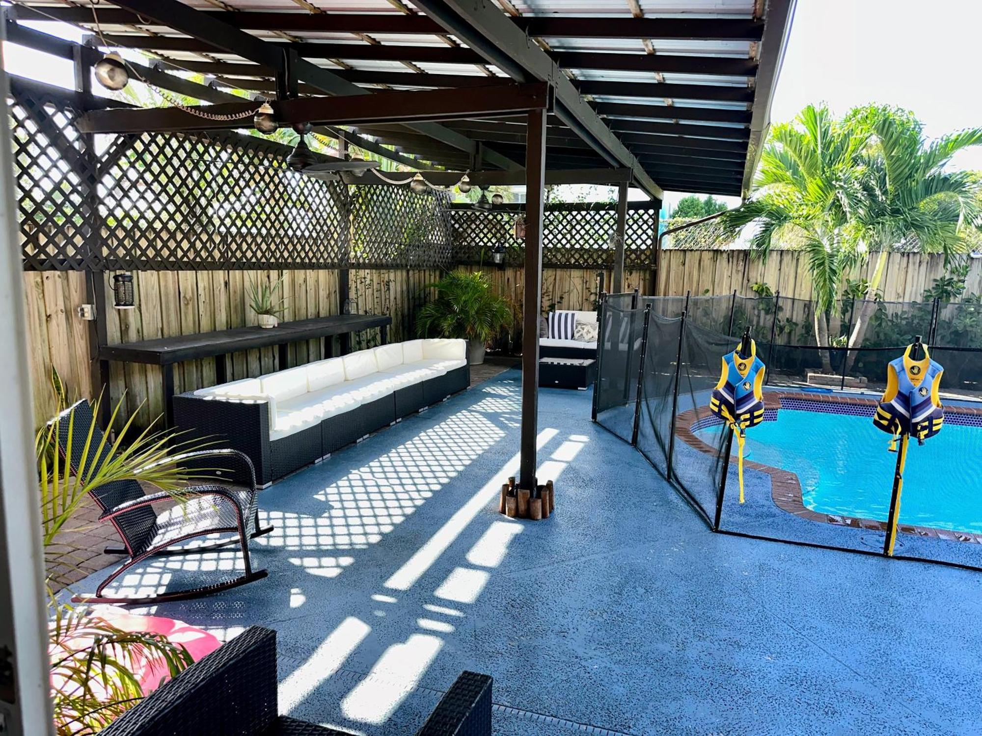 Big Beautiful House With Heated Pool Miami Exterior photo
